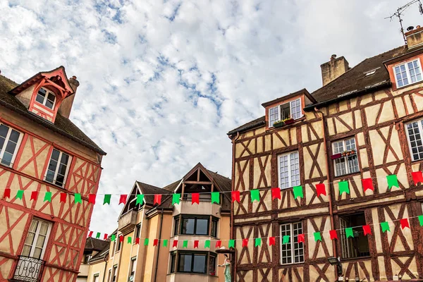 Maisons à colombages historiques sur la place Saint-Vincent à Chalon sur Saone, Ville d'Art et d'Histoire, France