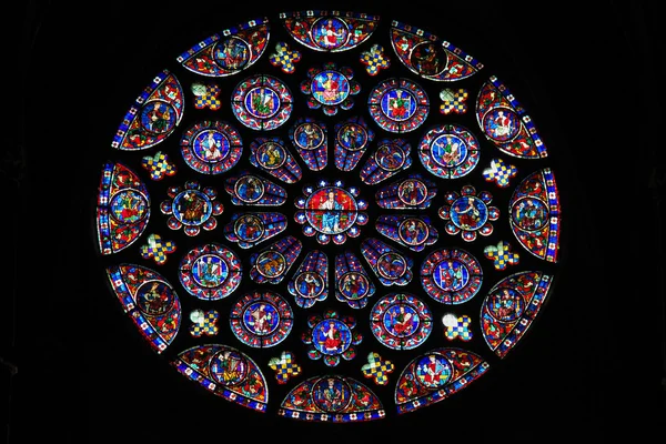 Transept Sud Fenêtre Rose (XIIe siècle) dans la cathédrale Notre-Dame de Chartres, France.