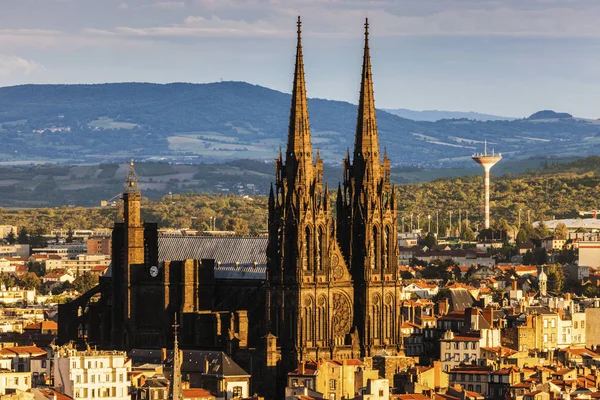 Cathédrale Clermont-Ferrand. Clermont-Ferrand, Auvergne-Rhone-Alpes, France.