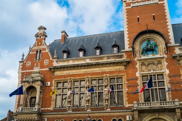 Détail de l'architecture de la municipalité de Dunkerque, France.